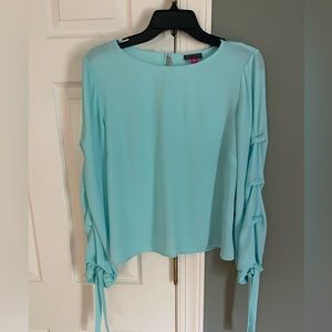 NWT Vince Camuto Aqua blouse with sleeve detail